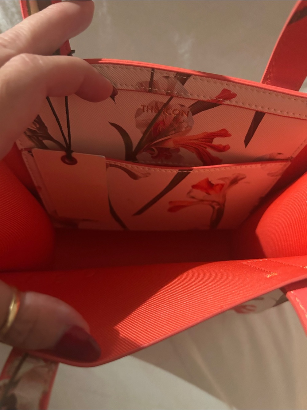 Ted Baker White The Icon Bag in Coral Colorway Iris Floral Tote NWT - Picture 7 of 7